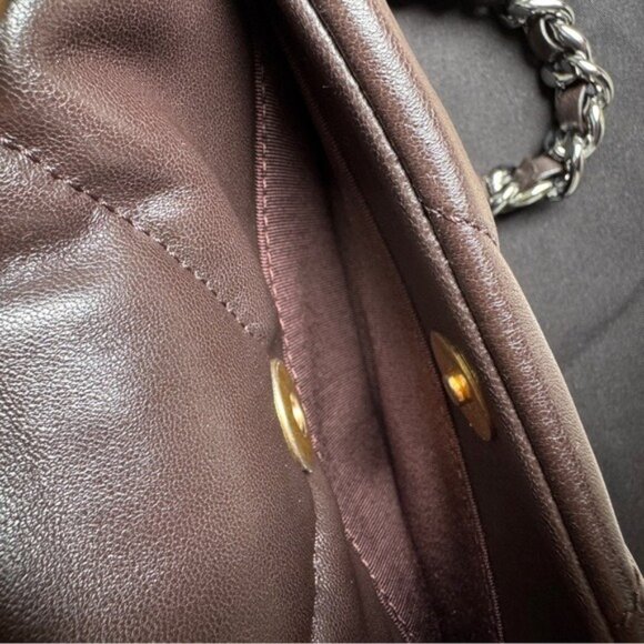 Chanel Medium 19 Shiny Lambskin Quilted Flap Crossbody - Picture 15 of 16